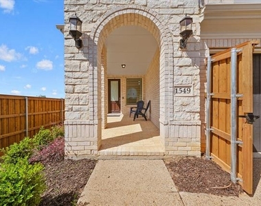 1549 Pirene Alley - Photo Thumbnail 27