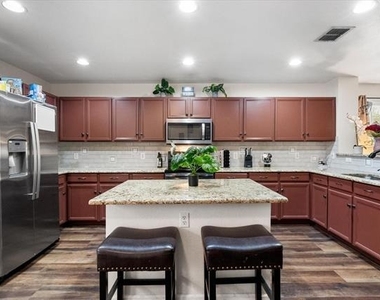 1315 Foster Street - Photo Thumbnail 12