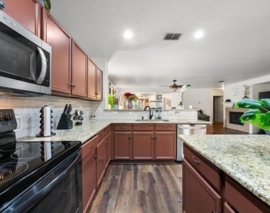 1315 Foster Street - Photo Thumbnail 14