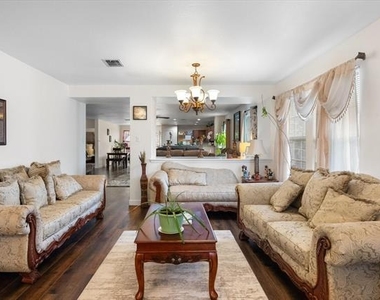 1315 Foster Street - Photo Thumbnail 6