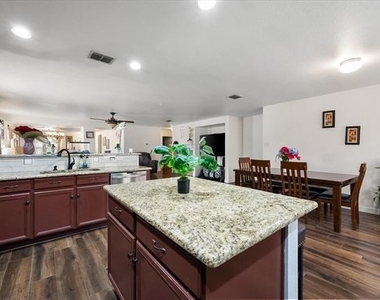 1315 Foster Street - Photo Thumbnail 15