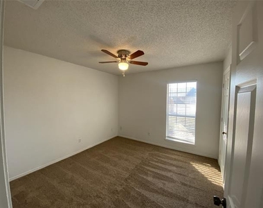 614 S Arizona Drive - Photo Thumbnail 5
