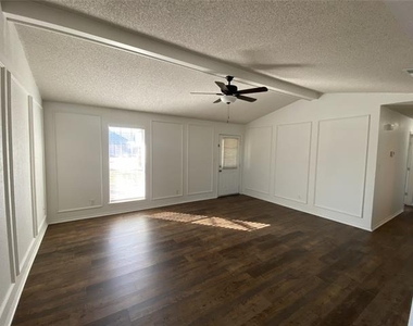 614 S Arizona Drive - Photo Thumbnail 1