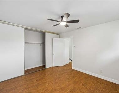 734 Sceptre Circle - Photo Thumbnail 17
