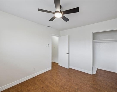 734 Sceptre Circle - Photo Thumbnail 20