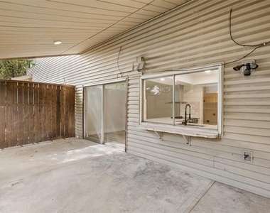 734 Sceptre Circle - Photo Thumbnail 22