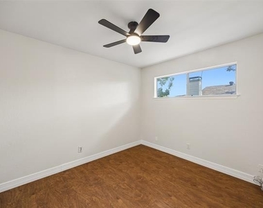 734 Sceptre Circle - Photo Thumbnail 16
