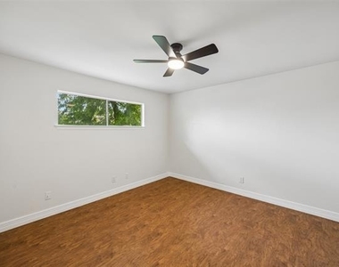 734 Sceptre Circle - Photo Thumbnail 14