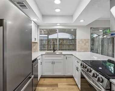 734 Sceptre Circle - Photo Thumbnail 9