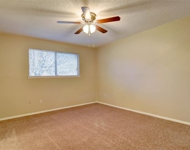 708 Annapolis Drive - Photo Thumbnail 14