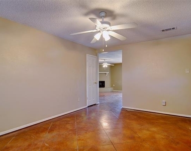 708 Annapolis Drive - Photo Thumbnail 2