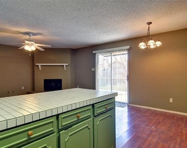708 Annapolis Drive - Photo Thumbnail 12