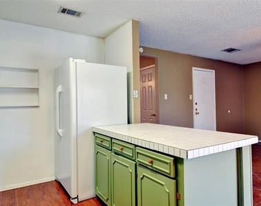 708 Annapolis Drive - Photo Thumbnail 11