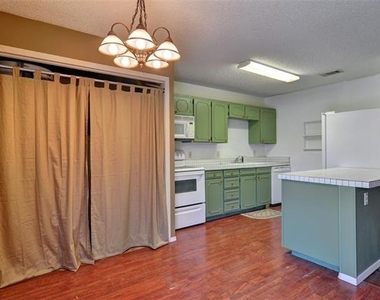 708 Annapolis Drive - Photo Thumbnail 13