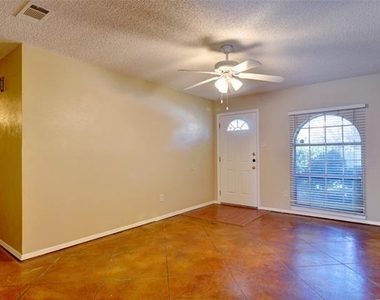 708 Annapolis Drive - Photo Thumbnail 4