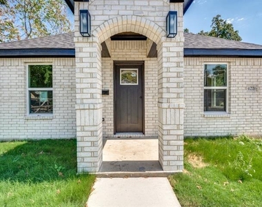 4220 Hamilton Avenue - Photo Thumbnail 1