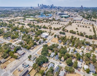 4220 Hamilton Avenue - Photo Thumbnail 19