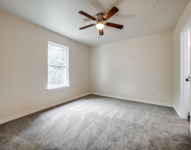4220 Hamilton Avenue - Photo Thumbnail 11