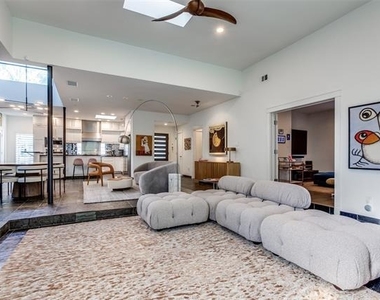 5454 Vickery Boulevard - Photo Thumbnail 9