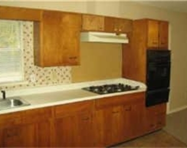 10943 Desdemona Drive - Photo Thumbnail 7