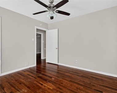 10943 Desdemona Drive - Photo Thumbnail 15