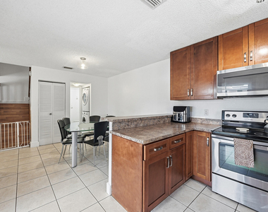 2498 Nw 99th Avenue - Photo Thumbnail 18