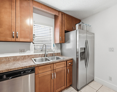 2498 Nw 99th Avenue - Photo Thumbnail 19