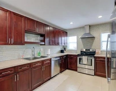 3170 Nw 68th Court - Photo Thumbnail 12