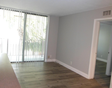 706 Executive Center Drive - Photo Thumbnail 7