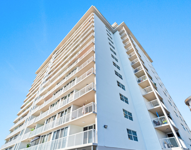 121 Golden Isles Drive - Photo Thumbnail 5