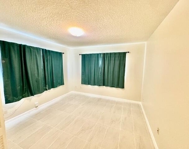 2810 Nw 8th Court - Photo Thumbnail 10