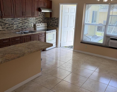 638 Ne 138th Street - Photo Thumbnail 5