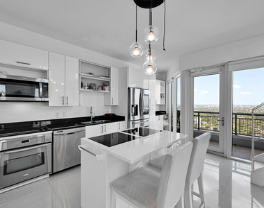 60 Sw 13th Street - Photo Thumbnail 6