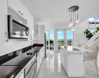 60 Sw 13th Street - Photo Thumbnail 3