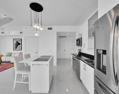 60 Sw 13th Street - Photo Thumbnail 4