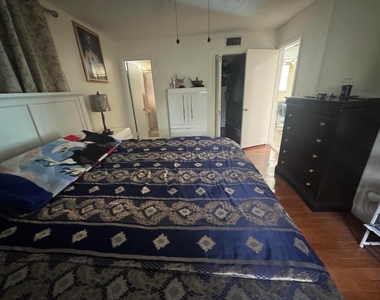 725 Lori Drive - Photo Thumbnail 6