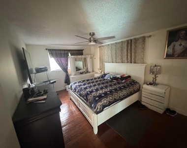 725 Lori Drive - Photo Thumbnail 7
