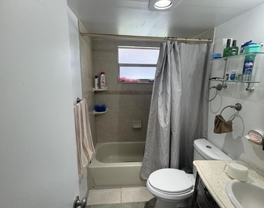 725 Lori Drive - Photo Thumbnail 9
