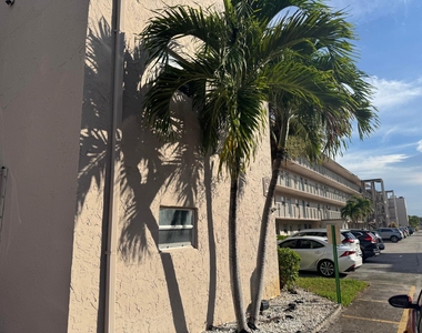 725 Lori Drive - Photo Thumbnail 2