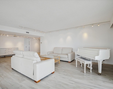 1010 S Ocean Boulevard - Photo Thumbnail 3
