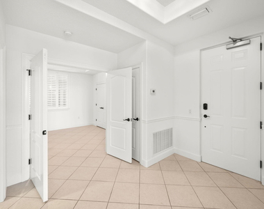 20 Orange Avenue - Photo Thumbnail 4