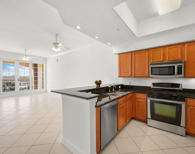 20 Orange Avenue - Photo Thumbnail 12