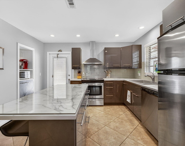 1225 Nw 21st Street - Photo Thumbnail 8