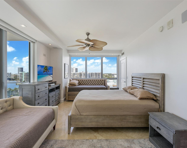 3101 S Ocean Drive - Photo Thumbnail 9