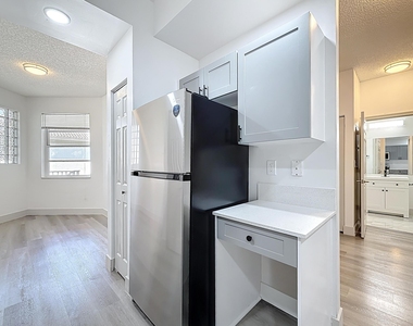 3180 N Haverhill Road - Photo Thumbnail 6