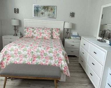 2455 Lindell Boulevard - Photo Thumbnail 11