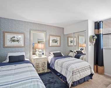2255 Lindell Boulevard - Photo Thumbnail 11