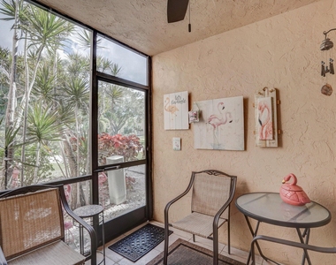 2255 Lindell Boulevard - Photo Thumbnail 14