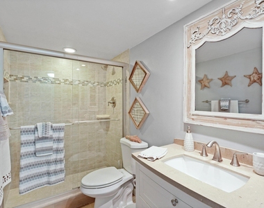 2255 Lindell Boulevard - Photo Thumbnail 12