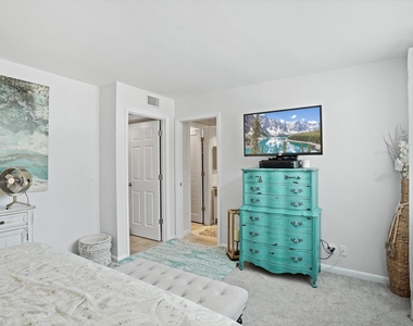 2255 Lindell Boulevard - Photo Thumbnail 9
